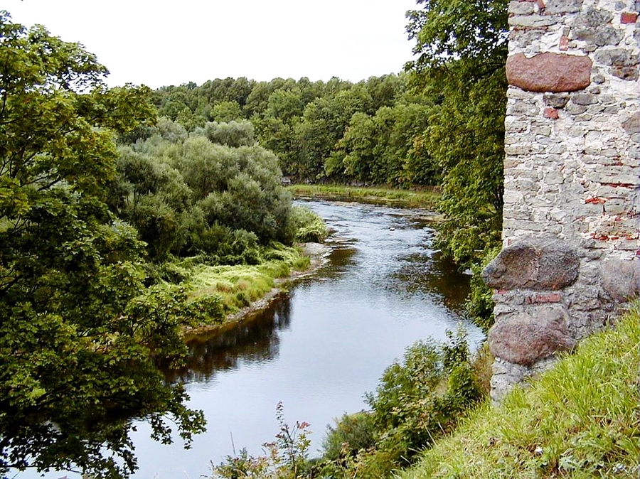 Mēmele kā robežupe sniedz iespēju apmeklēt skaistas vietas Latvijā un Lietuvā.
Autors: no projekta albuma