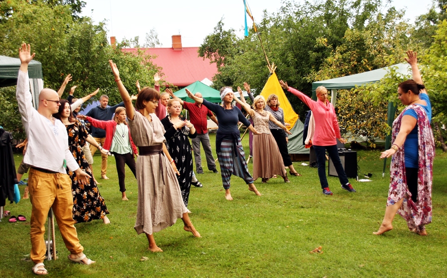 Kristīne Vallere vada sirds telpas meditāciju.
Autors: Uldis Varnevičs