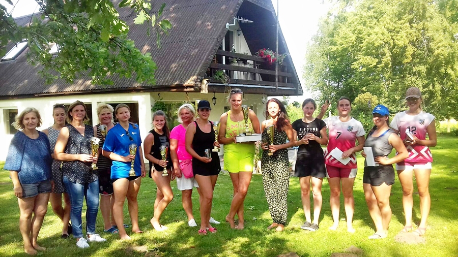 Godalgu ieguvējas dāmu konkurencē.
Autors: no organizatoru albuma.