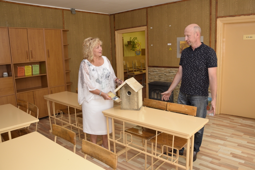 Dzimtmisas skolas ēku sakārtošanu uzrauga direktore Jana Arāja un saimnieks Verners Murāns.
Autors: Ivars Bogdanovs