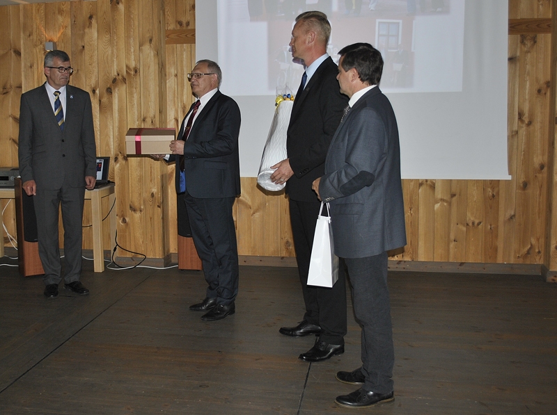 Četru novadu vadītāji tikšanās reizē šovasar atpūtas kompleksā «Rožmalas».
Autors: no «Bauskas Dzīves» arhīva