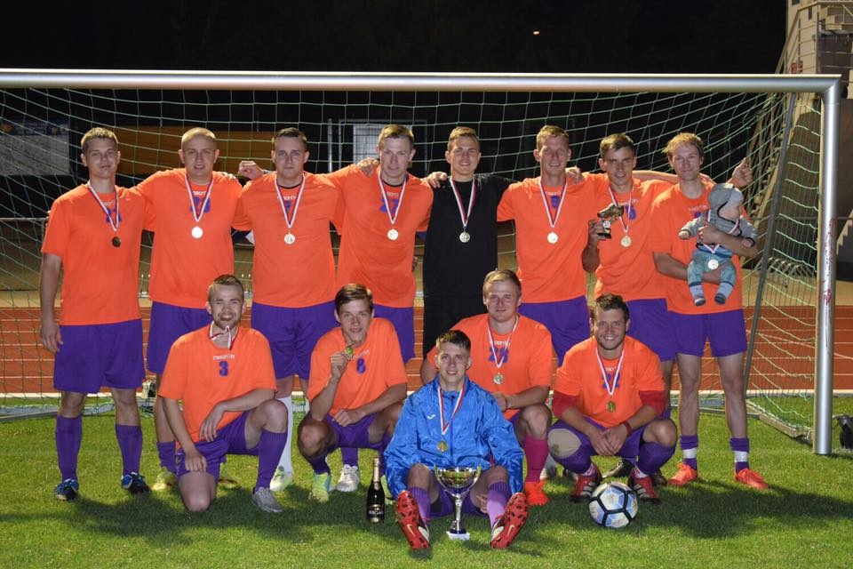 Iecavas novada 7×7 futbola čempionāta 2017. gada uzvarētāja – «Sesavas» vienība.
Autors: no spēļu organizatoru krājuma