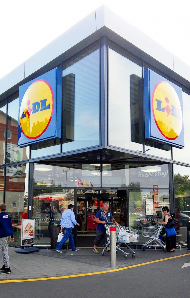 Lietuvā pērn atvērti 15 «Lidl» veikali, mūspusei tuvākie ir Panevēžā un Šauļos.
Autors: Vilnis Auzāns