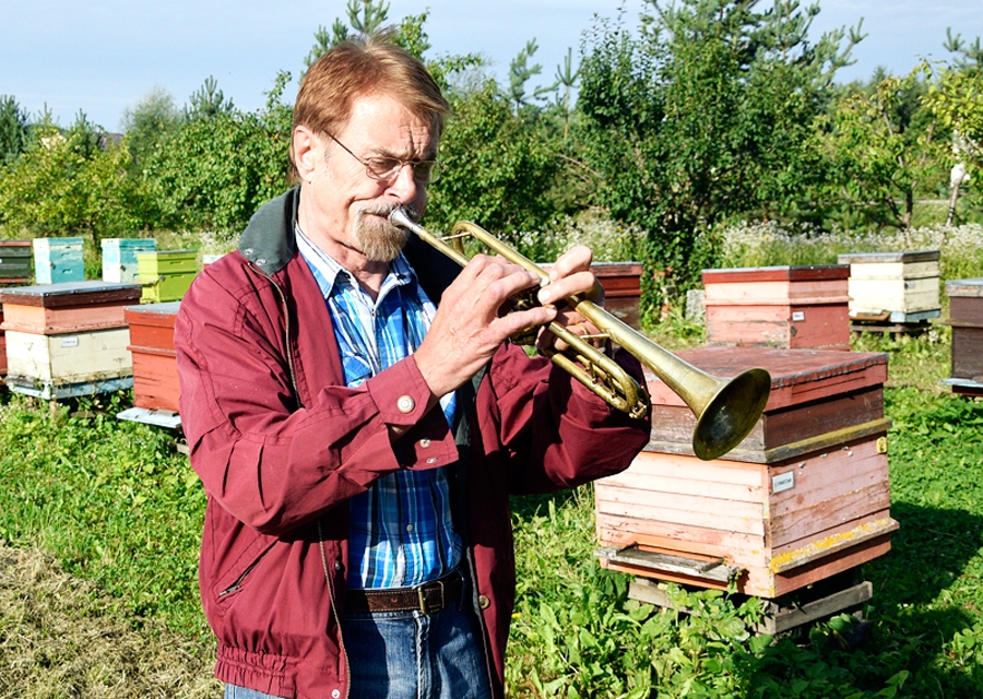 Mūziķis Ivars Žindulis aicina savas daiļrades cienītājus, draugus, paziņas uz jubilejas koncertu «Saruna ar Mēmeli» Bauskas kultūras centrā.
Autors: Ivars Bogdanovs
