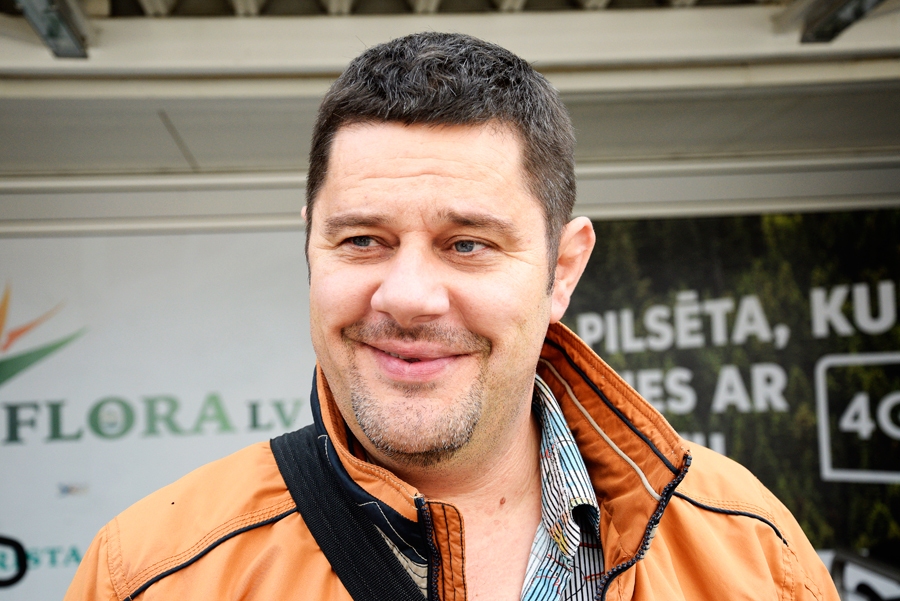 DZINTARS MATUZONIS.
Autors: Ivars Bogdanovs