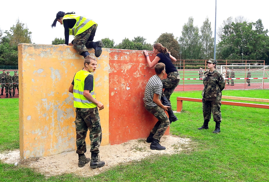 Jaunsargi militārajās sacensībās Bauskā 2016. gadā.
Autors: no «Bauskas Dzīves» arhīva.