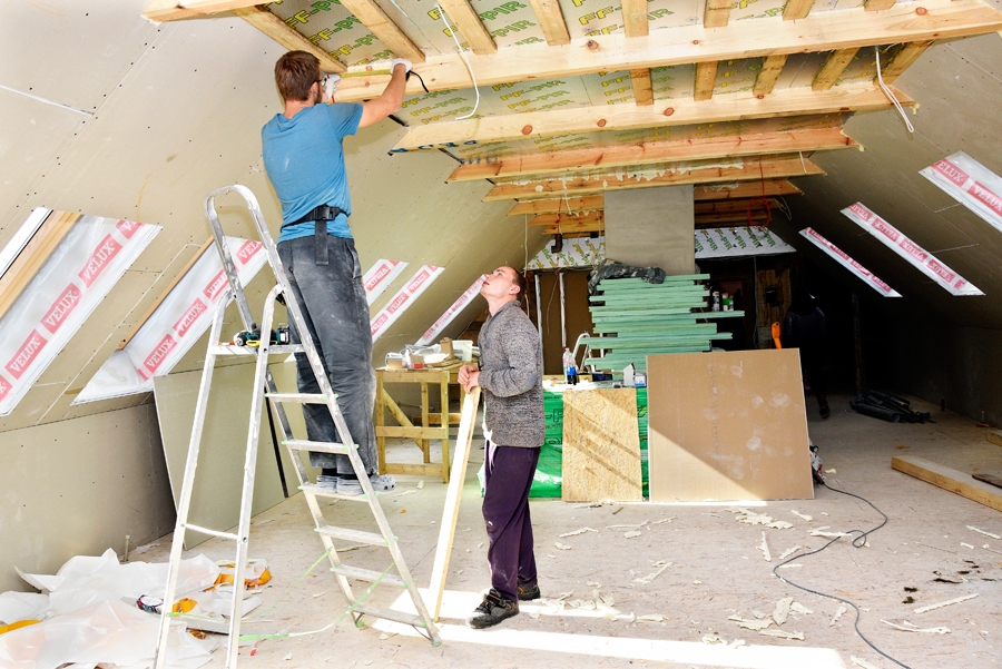 Nozares profesionāļi skolu remontē un iekārto brīvprātīgi.
Autors: Ivars Bogdanovs