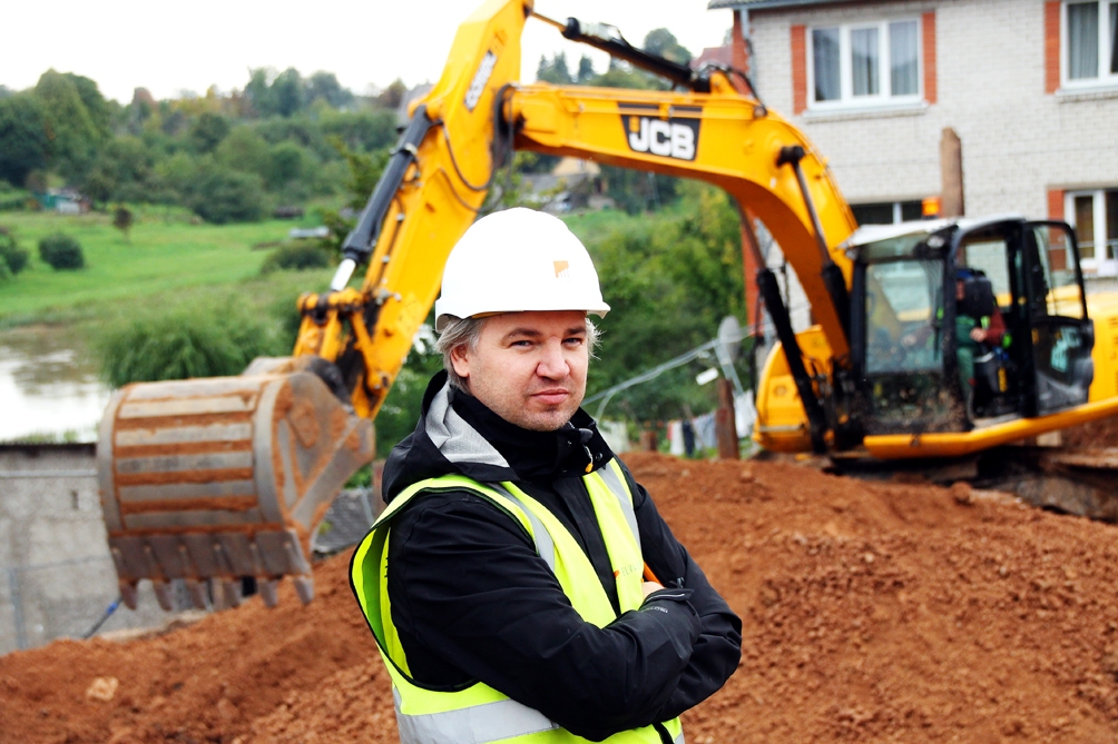 Rihards Pāviška apliecina, ka būvdarbi rit saskaņā ar grafiku.