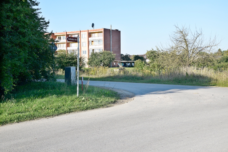 Rožu un Celtnieku ielas krustojums Bauskā. Jāakcentē, ka Rožu ielā ir ātruma ierobežojums – 30 km stundā.
Autors: Ivars Bogdanovs