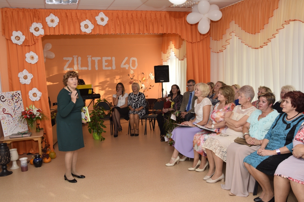 Bauskas pilsētas pirmsskolas izglītības iestādē «Zīlīte» trešdien, 27. septembrī, valdīja svētku noskaņa. Iemesls – bērnudārza 40 gadu jubileja.
Autors: Ivars Bogdanovs