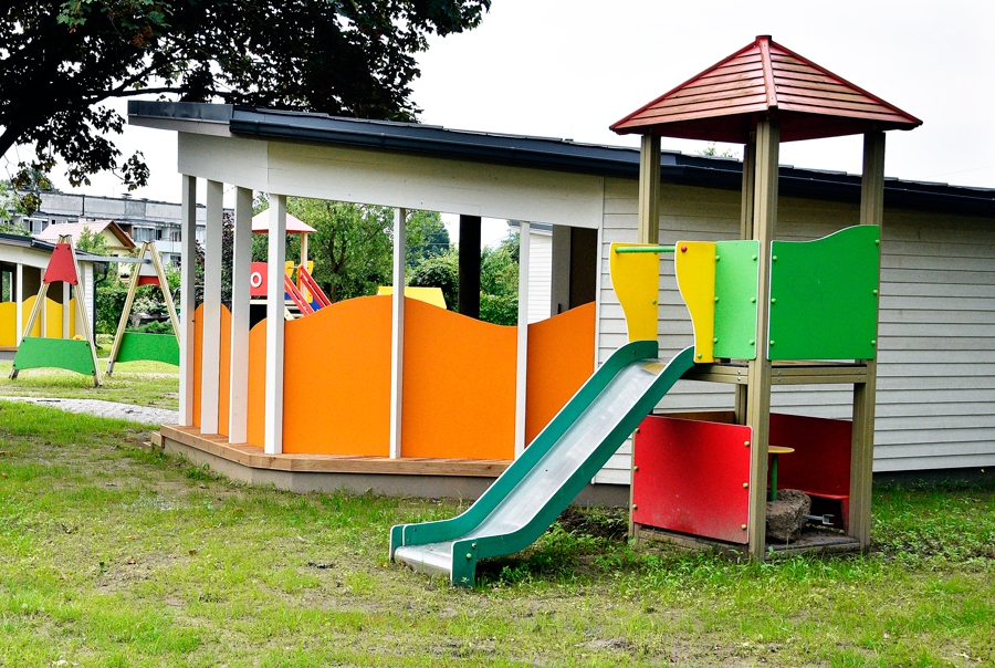 Bērnudārzā «Cālītis» ir liels noslogojums, pašlaik tajā ir 280 audzēkņu. Labiekārtotā apkārtne iepriecina gan mazuļus, gan strādājošos, gan arī vecākus.
Autors: Ivars Bogdanovs