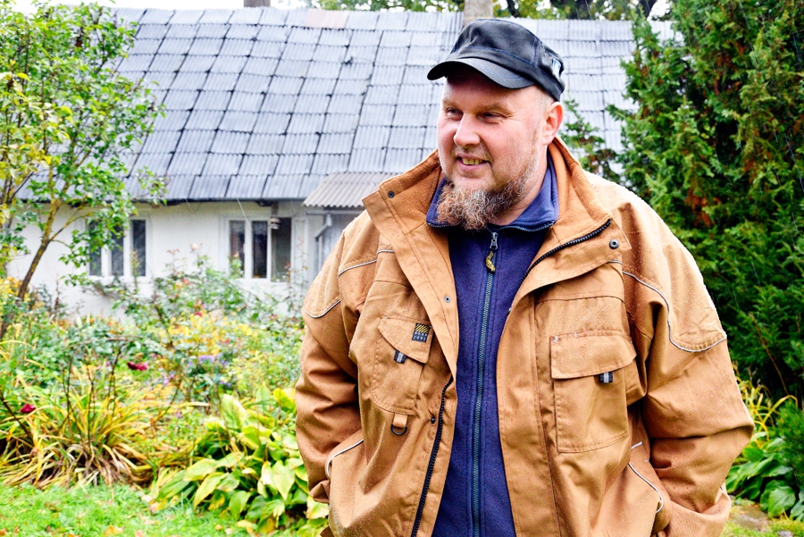 Māris Vecbiškens pārliecināts: «Kad pierodi, ka esi sava laika noteicējs, grūti iedomāties darba ņēmēja pozīciju. Tagad ir tā – kā tu gribi, tā tu dari.»
Autors: Ivars Bogdanovs