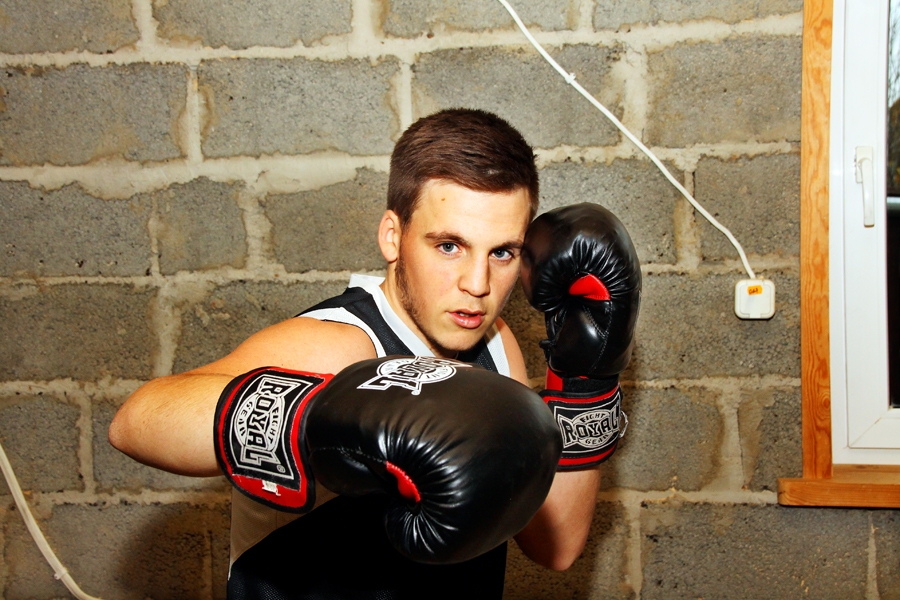 Emīls Špīss savās mājās Iecavā iekārtojis nelielu treniņu zāli, kur var pilnvērtīgi gatavoties sacensībām.
Autors: Uldis Varnevičs