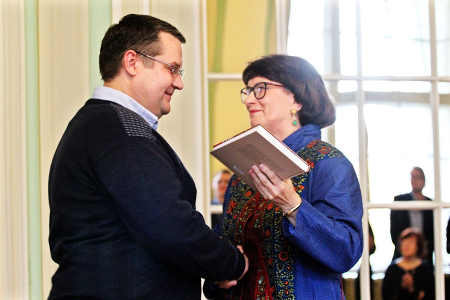 Politiķe Sandra Kalniete kopā ar palīgu baušķenieku Jāni Karali.
Autors: Ingrīda Punka