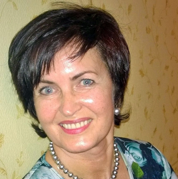 ANITA KLEINA.
Autors: no albuma