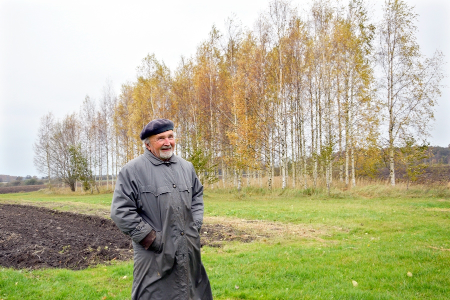 Andrejs Lasmanis Iecavas novada Zorģos iestādījis jaunu bērzu puduri, nodēvējot to mūsdienīgā vietvārdā – par Eiropas birzi.
Autors: Ivars Bogdanovs