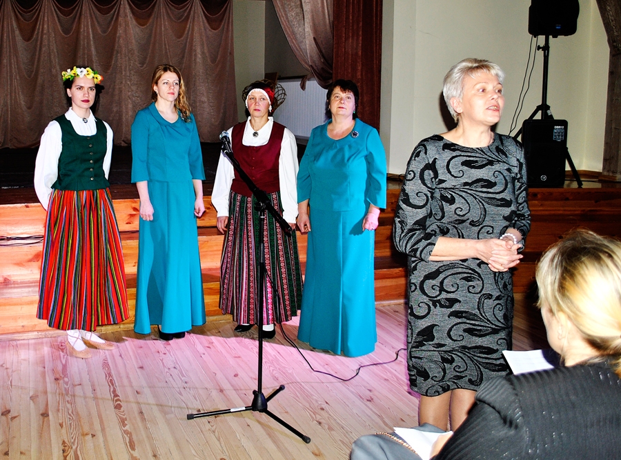 Dāmu ansamblis «Nianse» izpildīja iemīļotas dziesmas.
Autors: Antra Ērgle