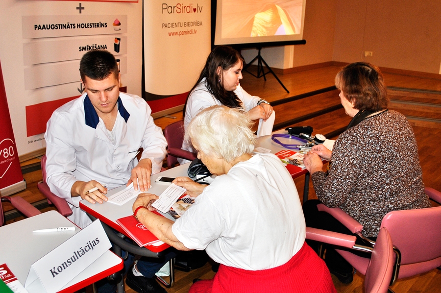 Asinsspiediena un sirds ritma mērījumus, kā arī bezmaksas konsultācijas izmantoja visi sanākušie.