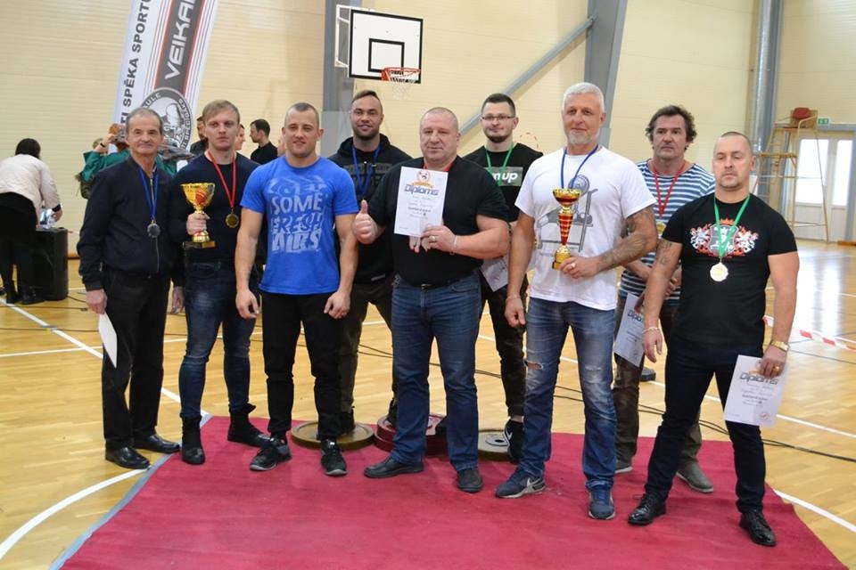 Bauskas novada svaru stieņa spiedēju komanda Siguldā izcīnīja uzvaru.
Autors: powerliftings.lv