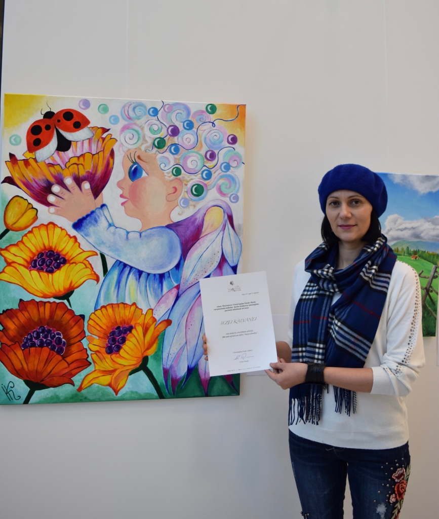 Ilze Kalvāne ir gleznotāja un ilustrācijas dizainere, kas iedvesmu un sižetus mākslas darbiem smeļas savas bagātās iztēles dzīlēs.
Autors: No albuma.