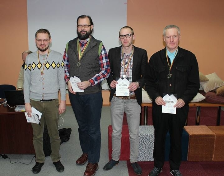 «Prāta laiks «Bauska»» komanda – Jānis Štāls (no kreisās), Mārtiņš Junkurēns, Guntars Purviņš un Edijs Novickis – Latvijas vienību čempionātā izcīnīja pirmo vietu.
Autors: Uldis Varnevičs