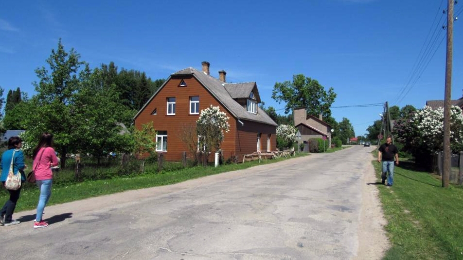 Vecumniekos un citos novada ciemos darbdienas rosība ir daudz mierīgāka nekā agrā izbraucēju straume no rīta un mājup atgriešanās plūsma vakarā.
Autors: no arhīva