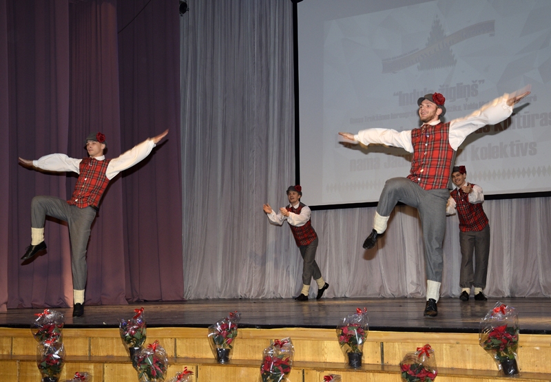 Iecavas kultūras nama jauniešu deju kolektīvs konkursā šogad bija goda viesu statusā.
Autors: Ivars Bogdanovs