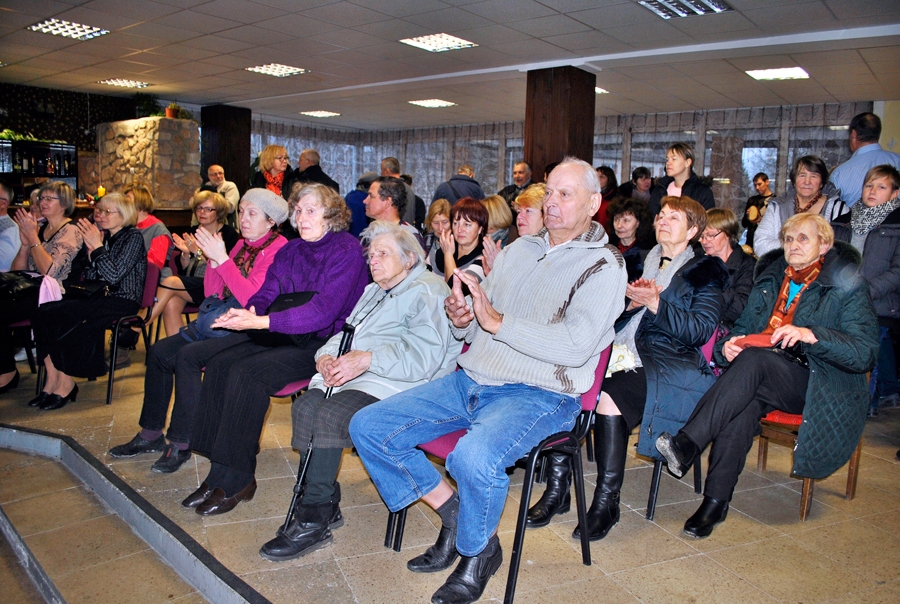 Grenctāliešu aplausi Kurzemes māksliniekiem.
Autors: Vilnis Auzāns