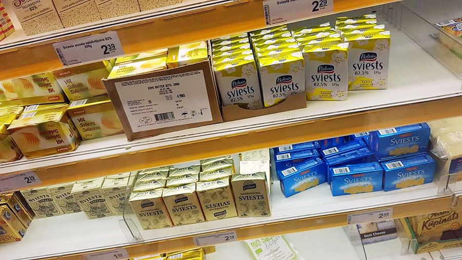 Pēc valdības paziņojuma par algu celšanu pirmais neadekvātu cenas pieaugumu piedzīvoja sviests. Tirgotāji to skaidroja ar starptautisku pieprasījumu, lai gan kaimiņvalstīs cenas pieaugums bija neliels.
