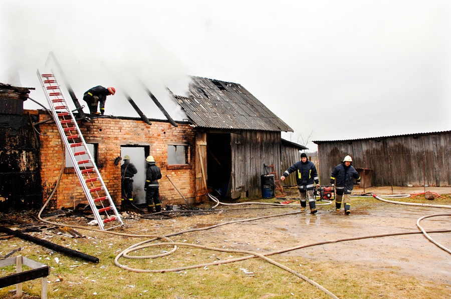 Svarīgākais ugunsnelaimes novēršanas nosacījums – maksimāli ātri nokļūt notikuma vietā.
Autors: no «Bauskas Dzīves» arhīva