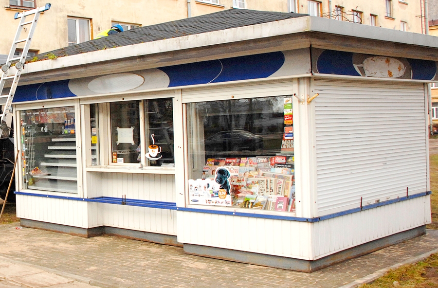 Kiosks Dārza ielā Bauskā tika uzstādīts 2011. gada 17. novembrī, nu šī iepriekšējo gadu vērtība izzudusi.
Autors: no «Bauskas Dzīves» arhīva