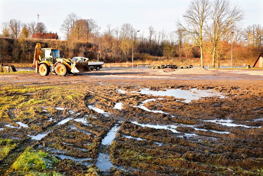 Dambja ielas laukumā šonedēļ tiek strādāts, lai te pēc dažām dienām iedzīvotāji varētu neaizmirstami sagaidīt jauno gadu.
Autors: Ivars Bogdanovs