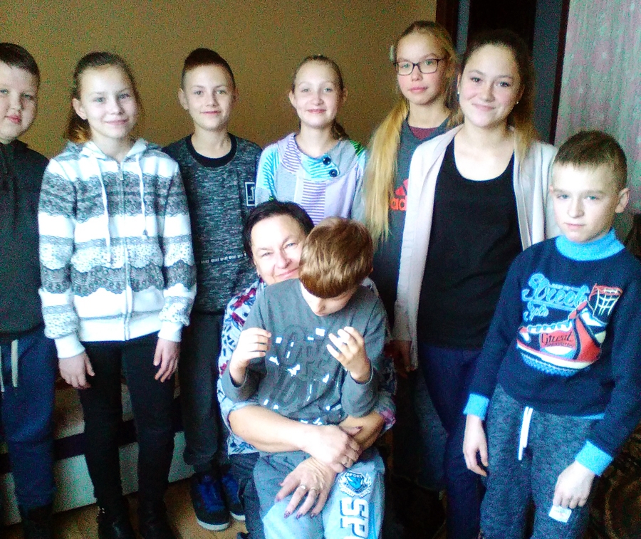 Aizbildne Monika un viņas Rolandiņš kopā ar Ozolaines skolas bērniem.
Autors: no personiskā arhīva