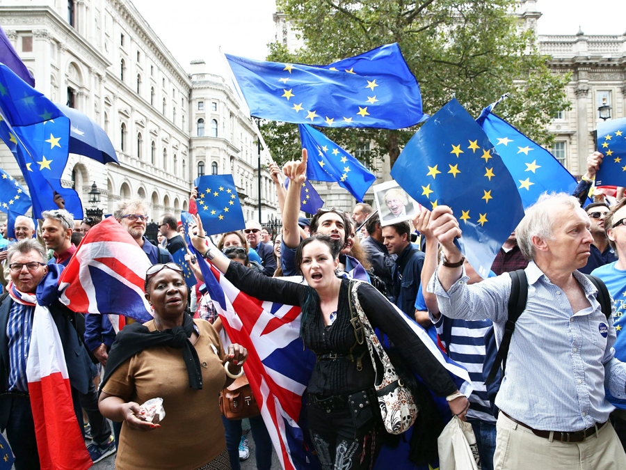 Par Apvienotās Karalistes izstāšanos no ES nobalsoja 52% iedzīvotāju, daudzi ar to gan nebija mierā.
Autors: no independent.co.uk