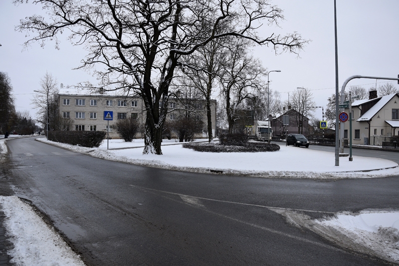 Nākamā vieta, kur pašvaldība piedāvā izvietot ģenerāļa piemiņas vietu, ir Zaļās un Dārza ielas krustojums.
Autors: Ivars Bogdanovs