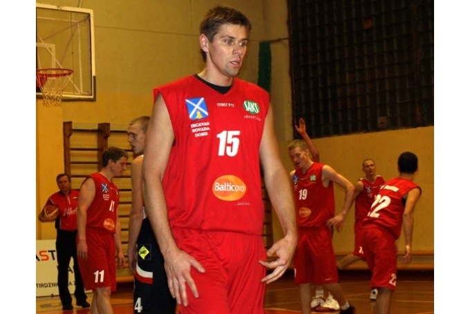 11 punktus iemeta Ģirts Hauks, kuram arī labākais rādītājs vienībā atlēcošo bumbu statistikas ailītē – 10.
Autors: no «Bauskas Dzīves» arhīva