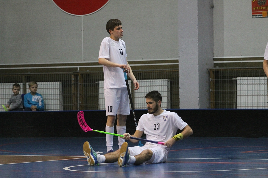 FK «Bauska» komandas spēlētāji Nika Maksurovs (nr.10) un Edgars Lujāns.