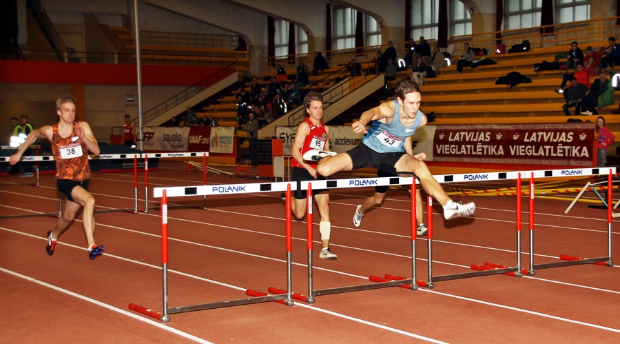 Emīls Rūgums (priekšplānā) visvairāk punktu ieguva 60 metru barjerskrējienā.
Autors: Uldis Varnevičs