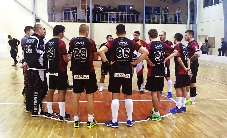 «SC «Mēmele»/Code» komandas spēlētāji pēc cīņas.
Autors: no komandas albuma