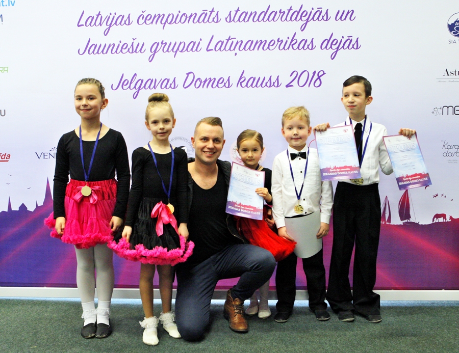 Jelgavā «U dance studio» pārstāvji izcīnīja vairākas godalgas.
Autors: Dmitrijs Ščegoļevs