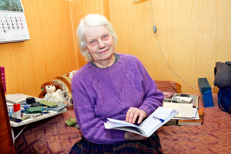 Gita Lipko rāda mazdēla ķīmijas kladi, kurā veic savus «V.I.P.» spēles pierakstus.
Autors: Ivars Bogdanovs