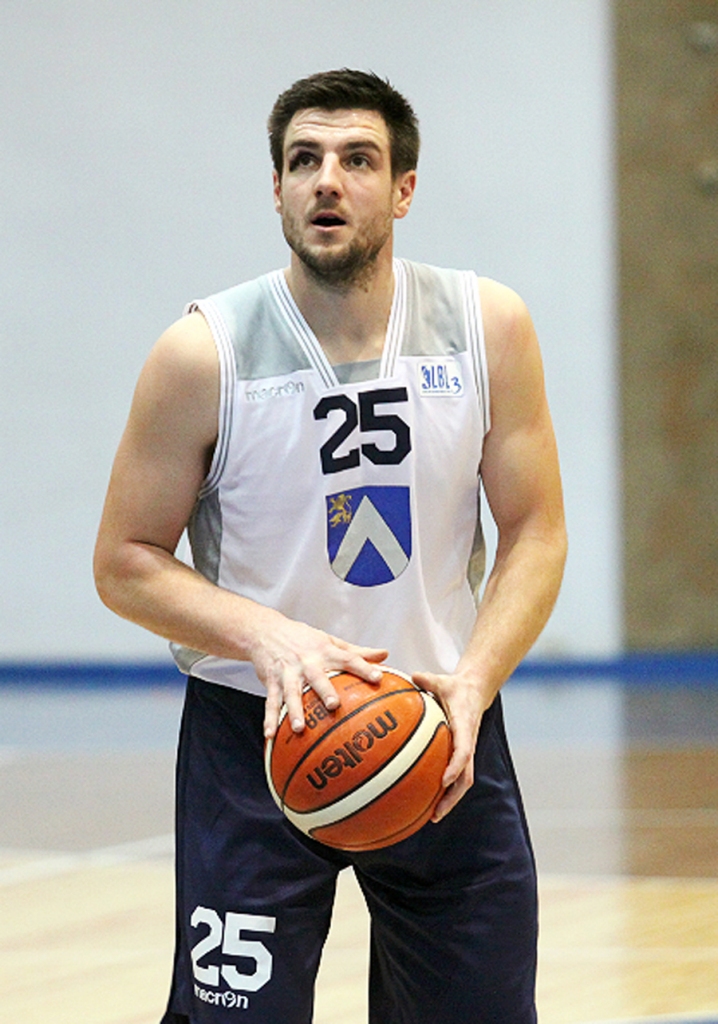 Arnis Simsons guva visvairāk punktu – 16.
Autors: no «Bauskas Dzīves» arhīva