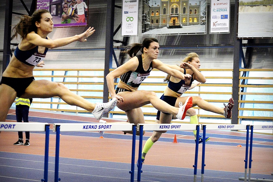 60 metru barjerskrējienā Solvita Dzilnava (no kreisās), Ilona Dramačonoka un Amanda Savicka.
Autors: Juris Bērziņš-Soms, athletics.lv