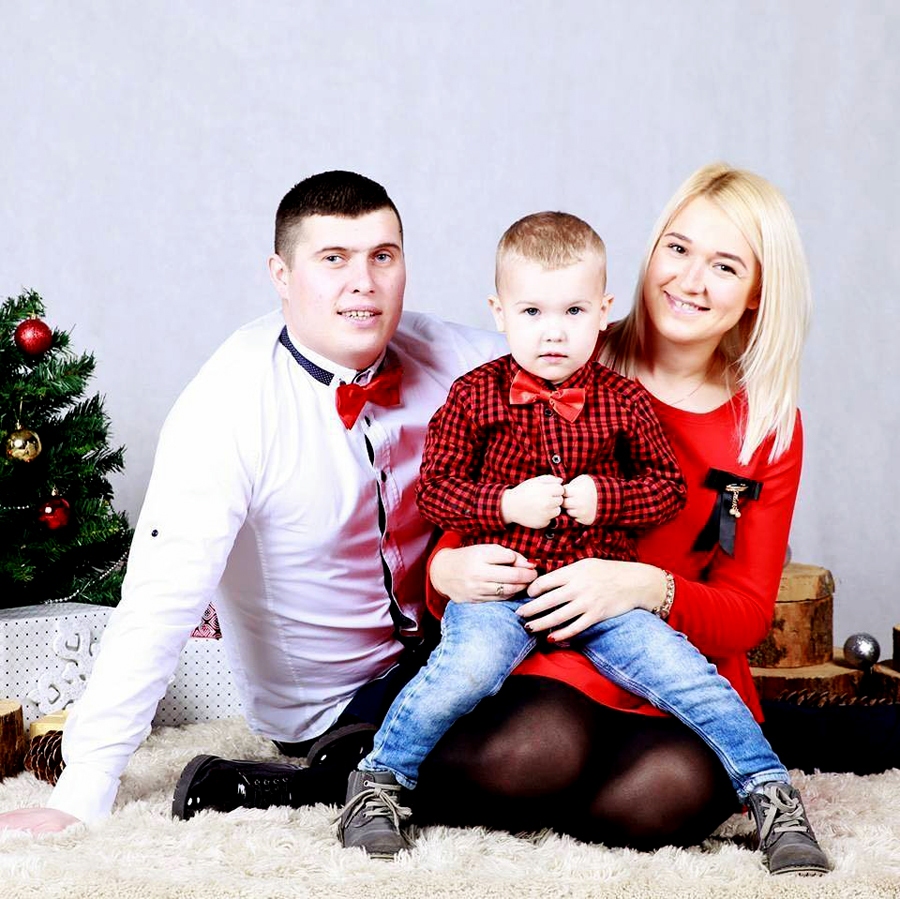 Nauris Artimovičs ar sievu Karīnu un dēlu Martinu.
Autors: no personiskā albuma