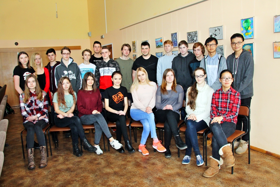 Daudzpusīgie Iecavas vidusskolas 9.b klases skolēni.
Autors: Uldis Varnevičs