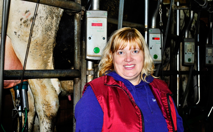 Sigita Lukaže fermas slaukšanas zālē.
Autors: Ruta Keiša