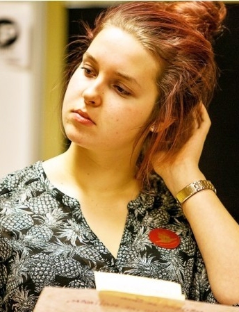 Eva Reinfelde.
Autors: no albuma