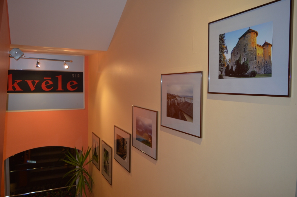 Fotokluba «Perspektīva» biedri izstādes atklāšanā tirdzniecības namā «Kvēle».
Autors: N. Ševerjovs