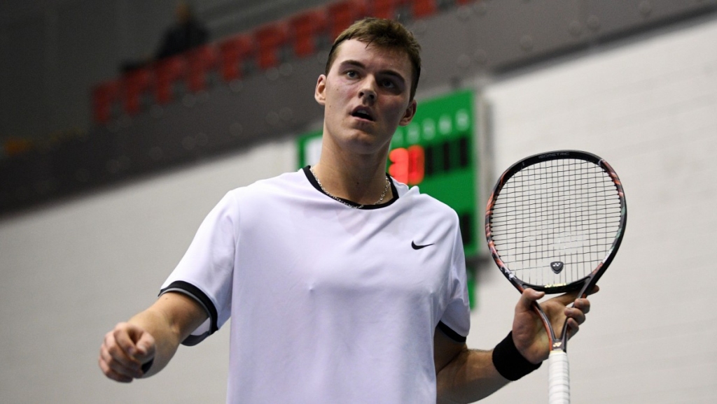 Autors: Romāns Kokšarovs, F64