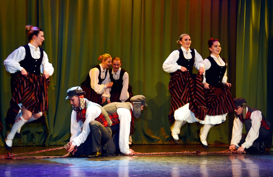 Iecavas «Jezgas» dzimšanas dienas koncertprogramma – pozitīva un temperamentīga.
Autors: Ivars Bogdanovs